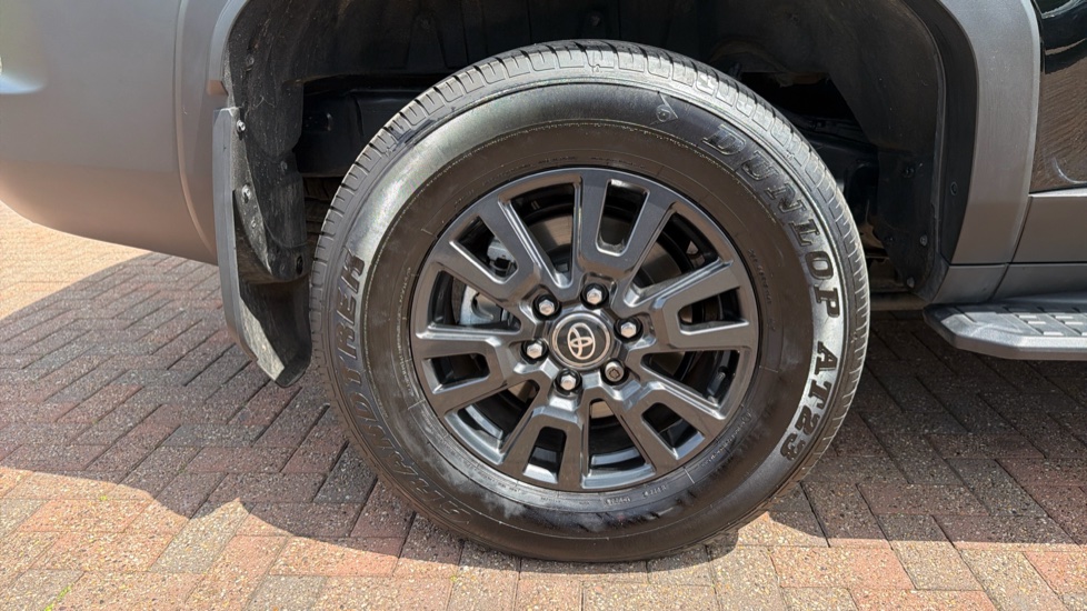 Toyota Land Cruiser Diesel 2.8D 205 Commercial Auto - Image 42