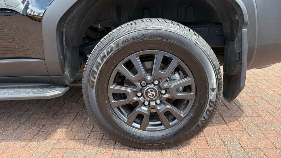 Toyota Land Cruiser Diesel 2.8D 205 Commercial Auto - Image 44