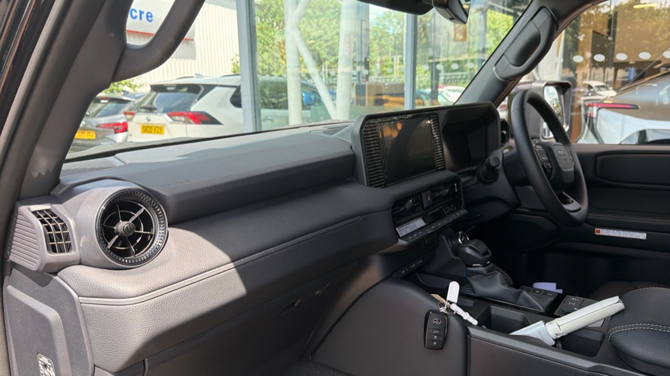 Toyota Land Cruiser Diesel 2.8D 205 Commercial Auto - Image 45