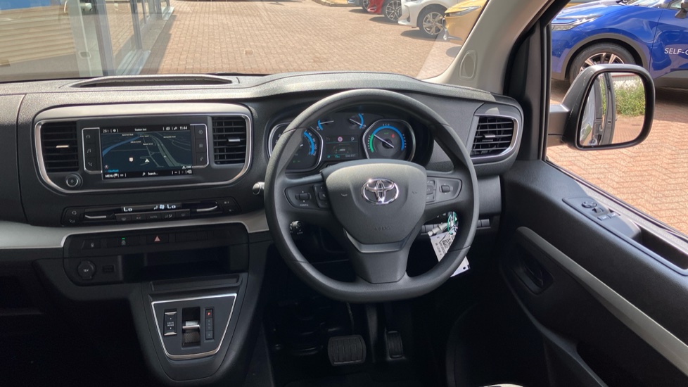 Toyota Proace Verso 100kW Shuttle Long 50kWh 5dr Auto Electric Estate - Image 7