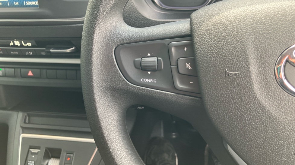 Toyota Proace Verso 100kW Shuttle Long 50kWh 5dr Auto Electric Estate - Image 36