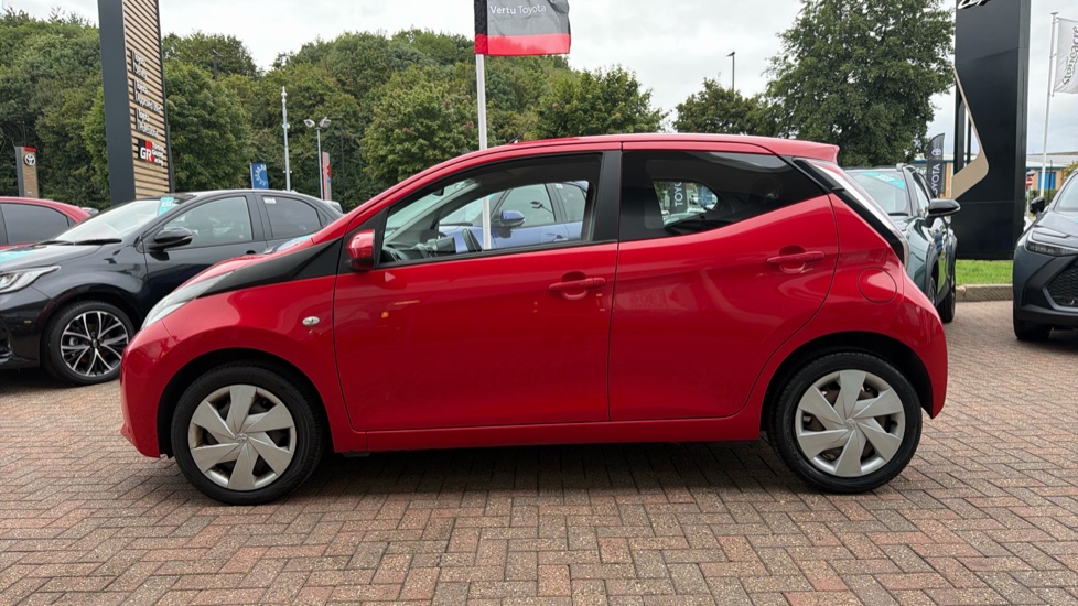 Toyota Aygo 1.0 VVT-i X-Play TSS 5dr Petrol Hatchback - Image 24