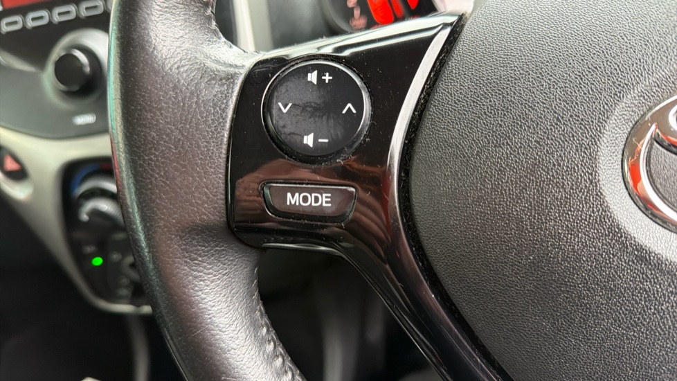 Toyota Aygo 1.0 VVT-i X-Play TSS 5dr Petrol Hatchback - Image 31