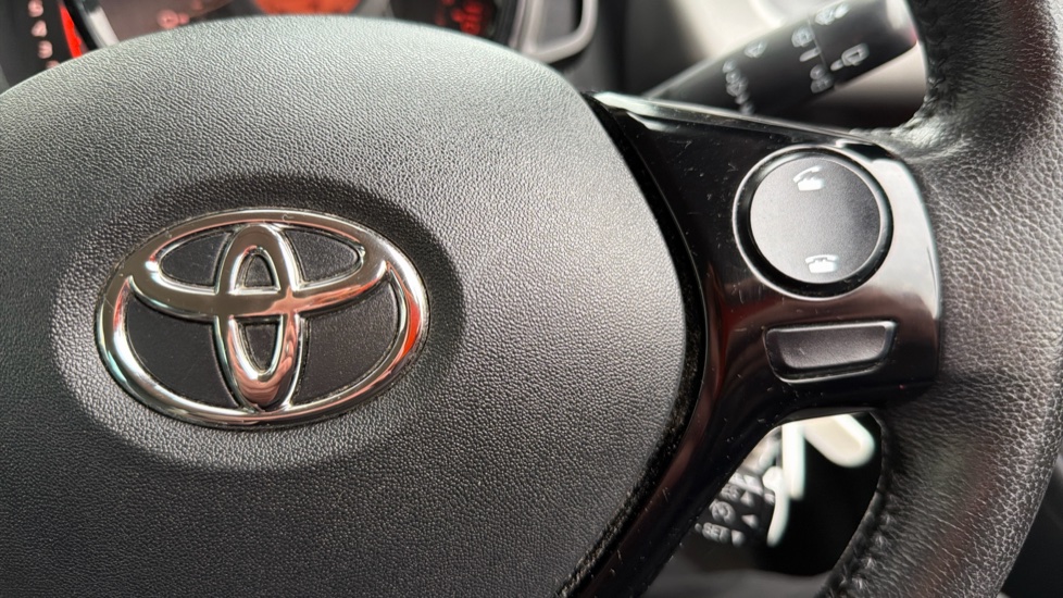 Toyota Aygo 1.0 VVT-i X-Play TSS 5dr Petrol Hatchback - Image 32