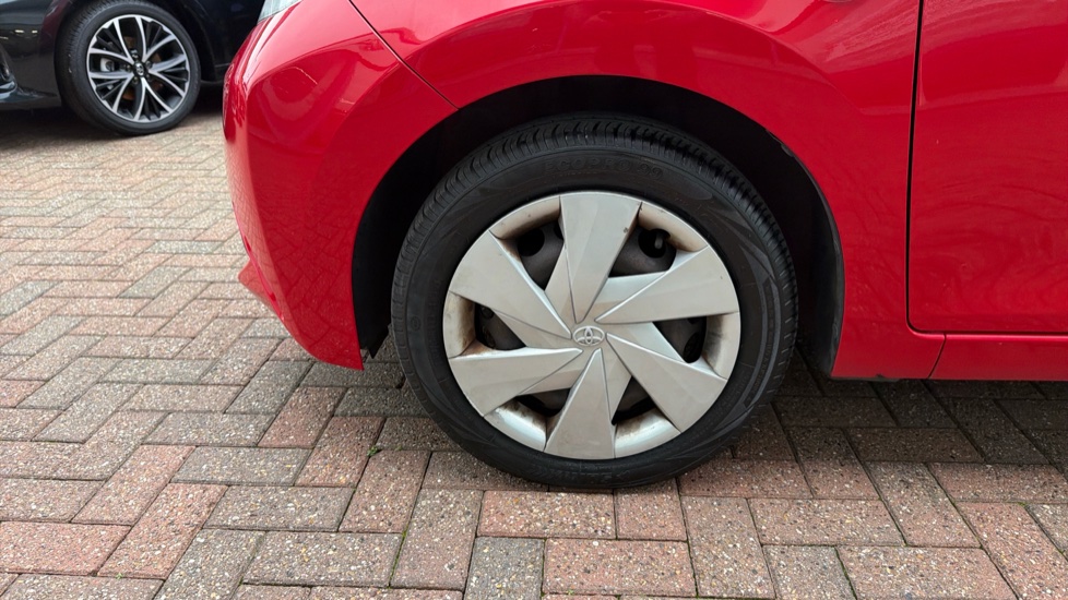 Toyota Aygo 1.0 VVT-i X-Play TSS 5dr Petrol Hatchback - Image 38