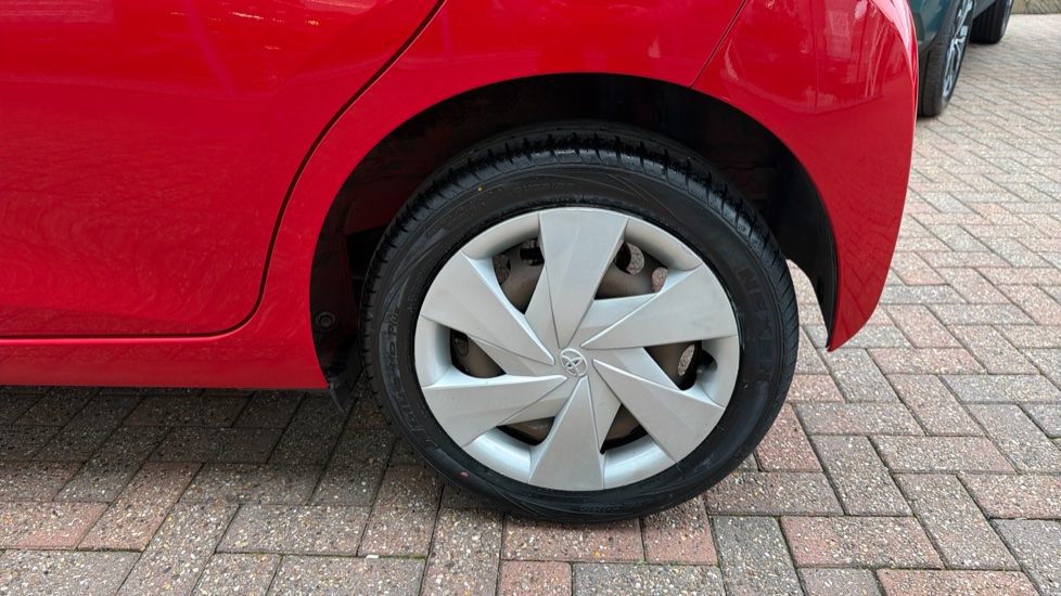 Toyota Aygo 1.0 VVT-i X-Play TSS 5dr Petrol Hatchback - Image 39
