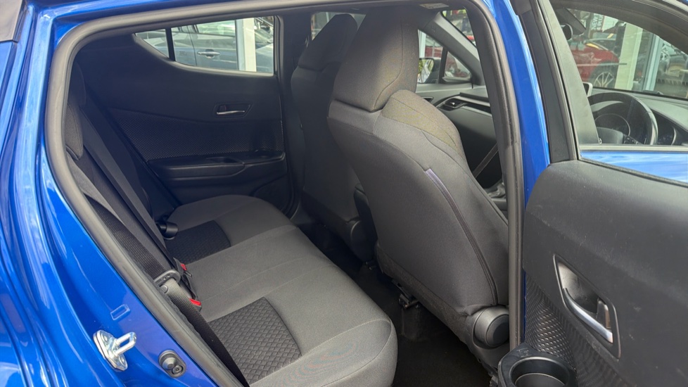 Toyota C-HR 1.8 Hybrid Icon 5dr CVT Hybrid Hatchback - Image 8