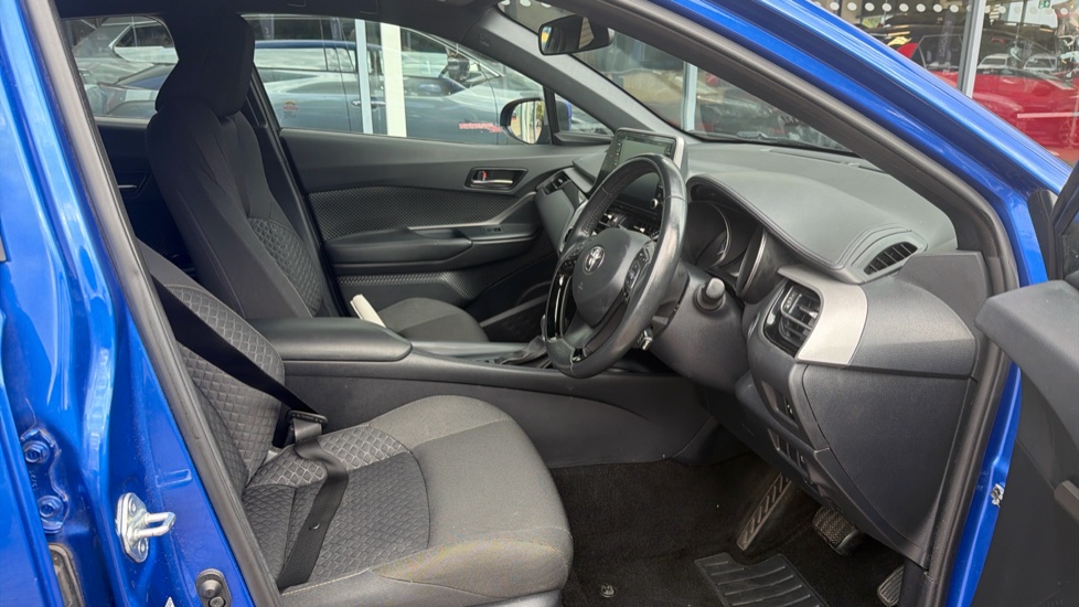 Toyota C-HR 1.8 Hybrid Icon 5dr CVT Hybrid Hatchback - Image 12