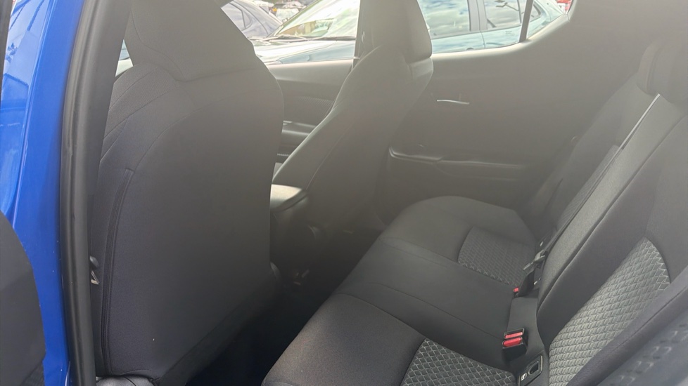 Toyota C-HR 1.8 Hybrid Icon 5dr CVT Hybrid Hatchback - Image 15