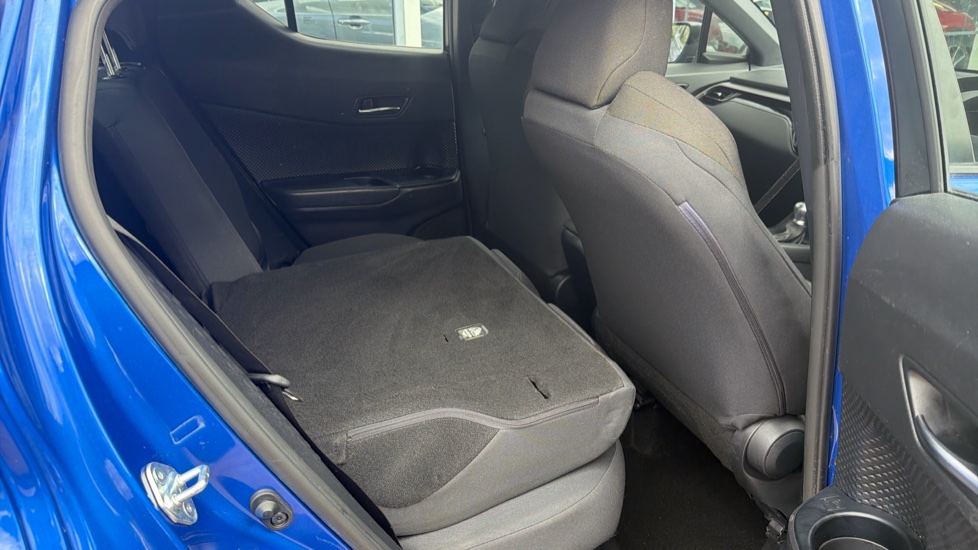 Toyota C-HR 1.8 Hybrid Icon 5dr CVT Hybrid Hatchback - Image 17