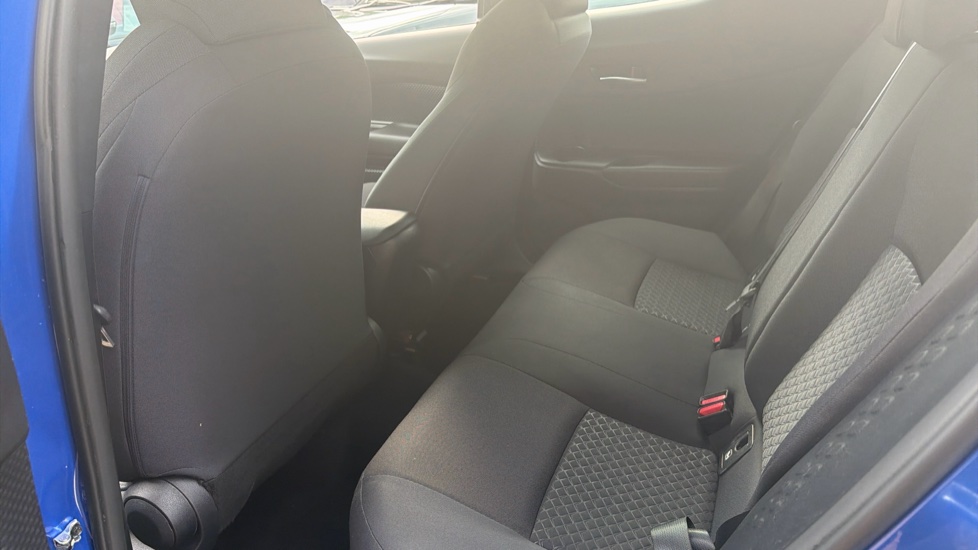 Toyota C-HR 1.8 Hybrid Icon 5dr CVT Hybrid Hatchback - Image 18