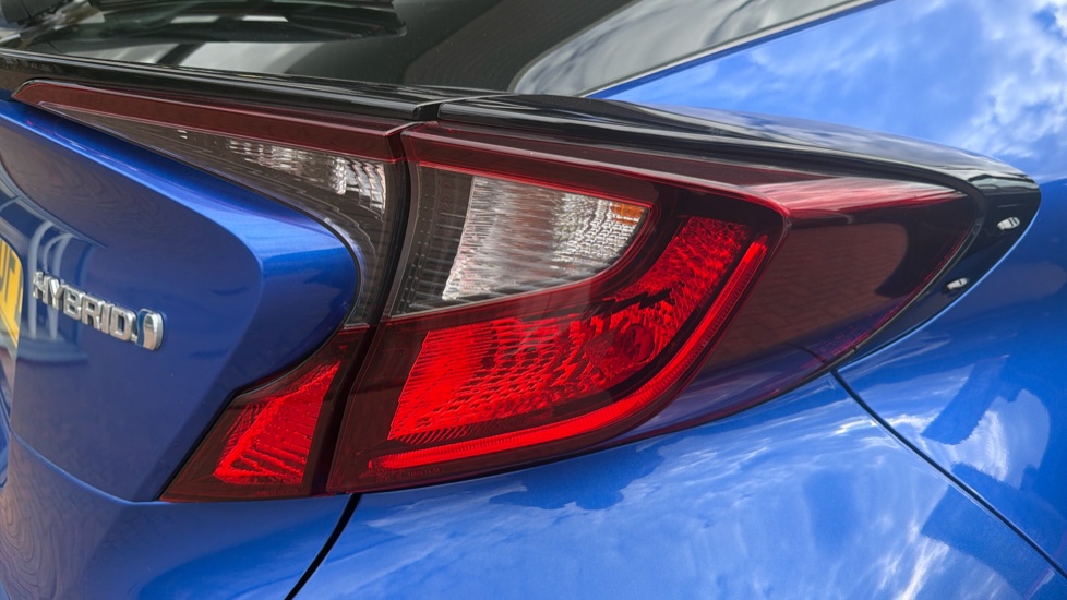 Toyota C-HR 1.8 Hybrid Icon 5dr CVT Hybrid Hatchback - Image 21
