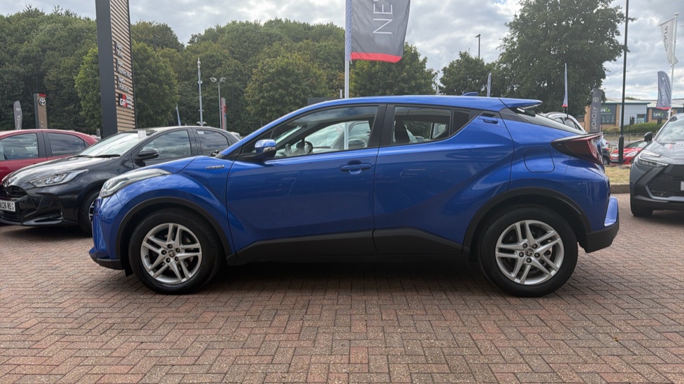 Toyota C-HR 1.8 Hybrid Icon 5dr CVT Hybrid Hatchback - Image 24