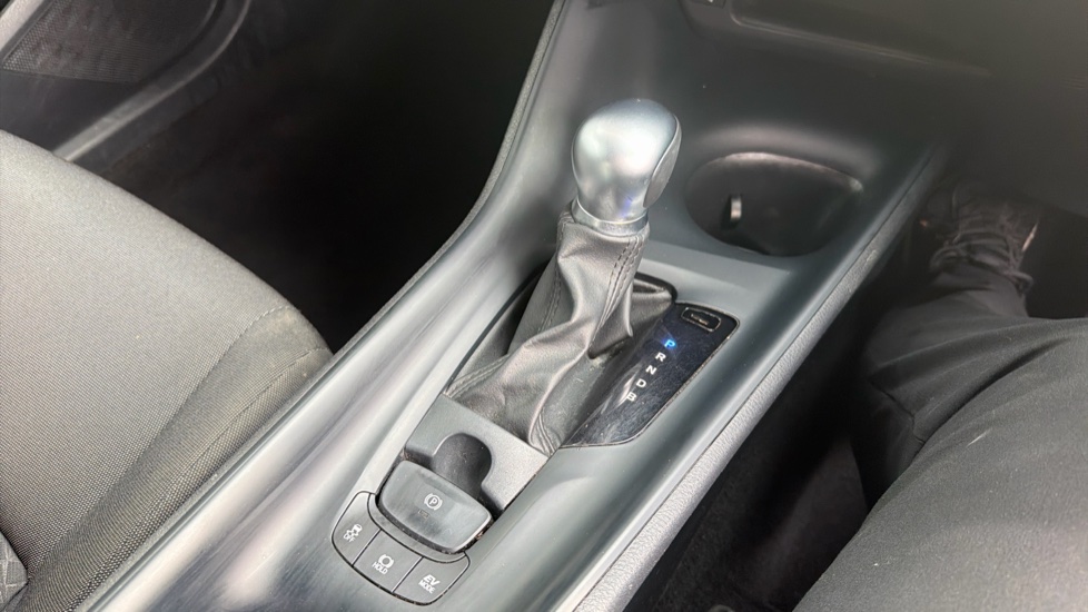 Toyota C-HR 1.8 Hybrid Icon 5dr CVT Hybrid Hatchback - Image 40