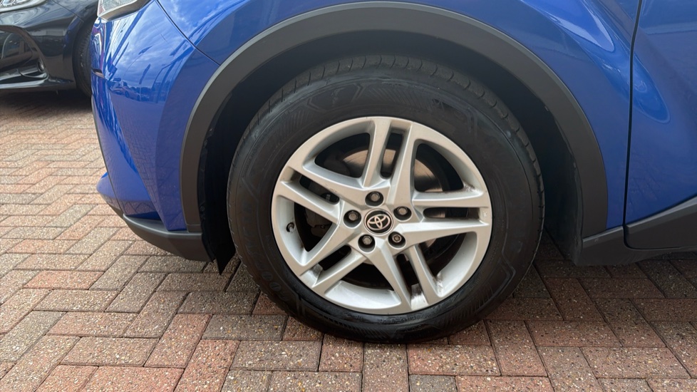 Toyota C-HR 1.8 Hybrid Icon 5dr CVT Hybrid Hatchback - Image 43