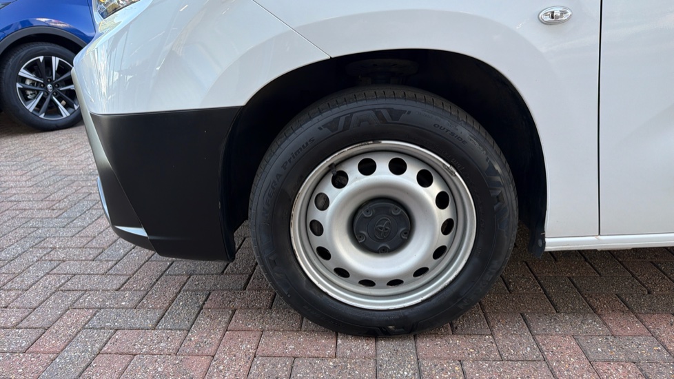 Toyota Proace City L1 Diesel 1.5D 100 Active Van - Image 38