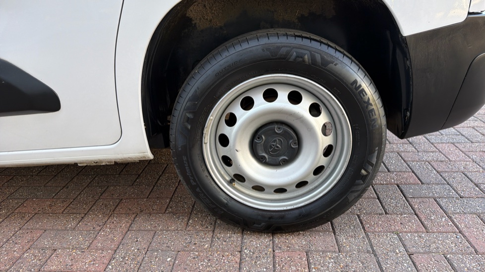 Toyota Proace City L1 Diesel 1.5D 100 Active Van - Image 39