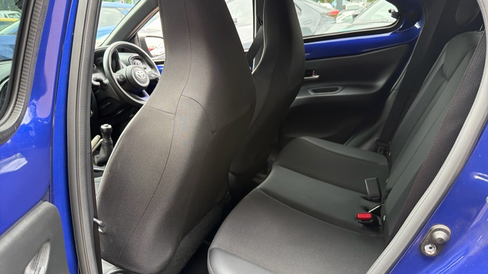 Toyota Aygo X 1.0 VVT-i Exclusive 5dr Petrol Hatchback - Image 15