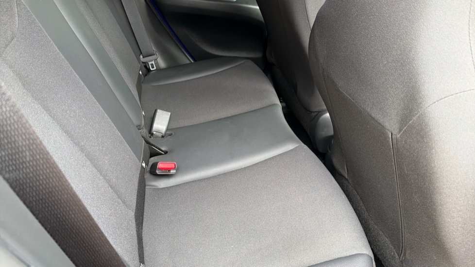 Toyota Aygo X 1.0 VVT-i Exclusive 5dr Petrol Hatchback - Image 17