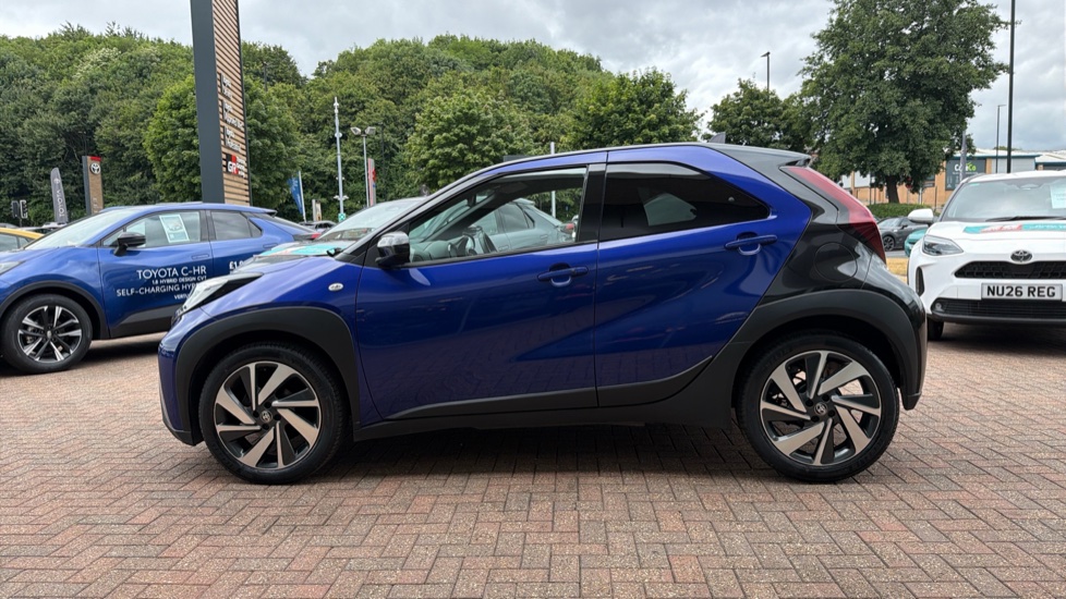 Toyota Aygo X 1.0 VVT-i Exclusive 5dr Petrol Hatchback - Image 24
