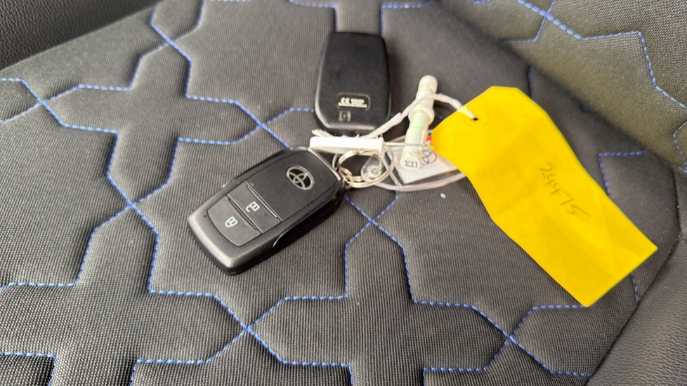 Toyota Aygo X 1.0 VVT-i Exclusive 5dr Petrol Hatchback - Image 28