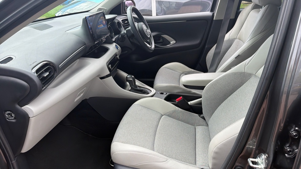 Toyota Yaris 1.5 Hybrid Excel 5dr CVT Hybrid Hatchback - Image 5