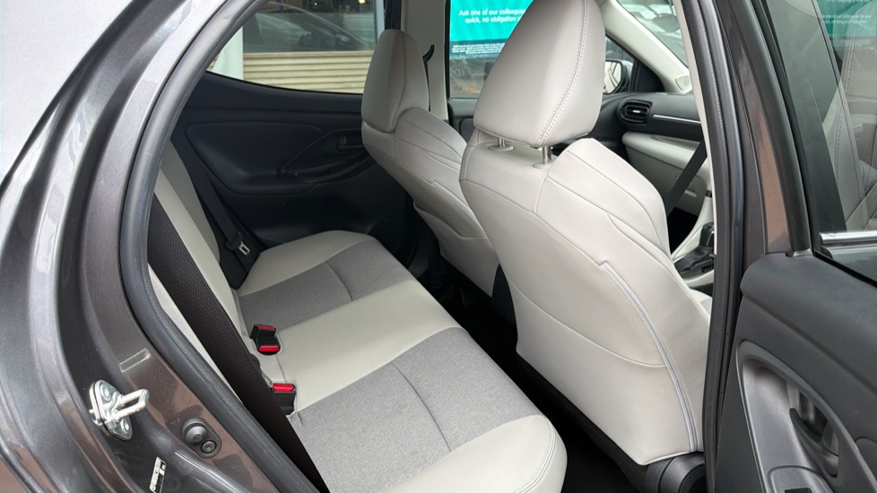 Toyota Yaris 1.5 Hybrid Excel 5dr CVT Hybrid Hatchback - Image 8