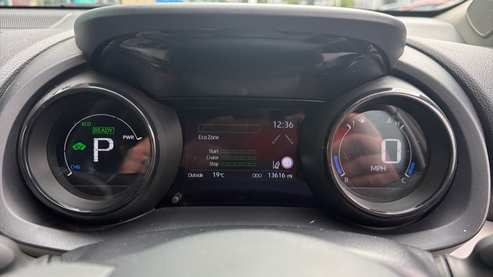 Toyota Yaris 1.5 Hybrid Excel 5dr CVT Hybrid Hatchback - Image 11