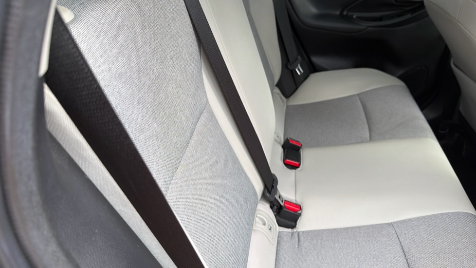 Toyota Yaris 1.5 Hybrid Excel 5dr CVT Hybrid Hatchback - Image 14