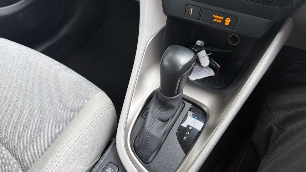 Toyota Yaris 1.5 Hybrid Excel 5dr CVT Hybrid Hatchback - Image 39