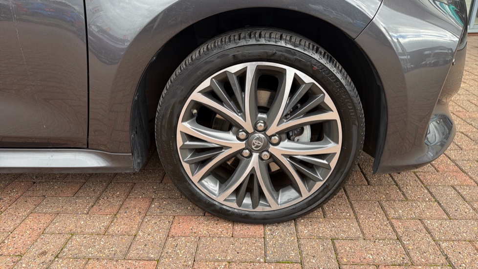 Toyota Yaris 1.5 Hybrid Excel 5dr CVT Hybrid Hatchback - Image 40