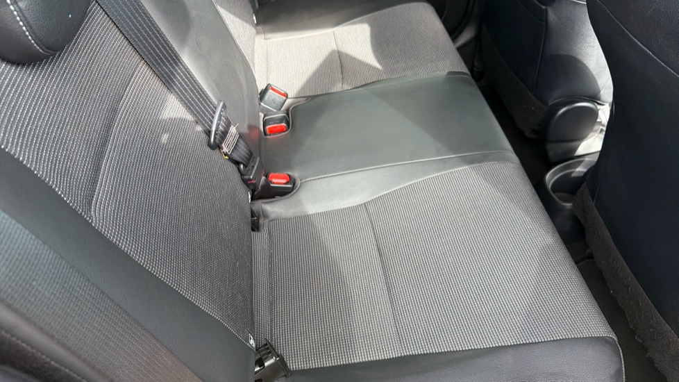 Toyota Yaris 1.5 Hybrid Excel TSS 5dr CVT Hybrid Hatchback - Image 17