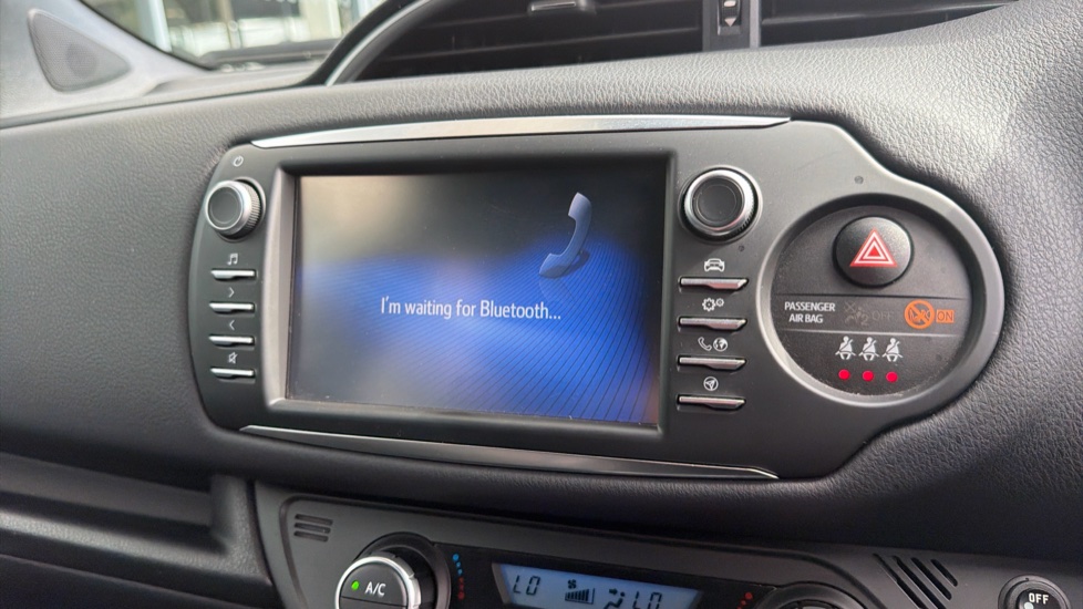 Toyota Yaris 1.5 Hybrid Excel TSS 5dr CVT Hybrid Hatchback - Image 29