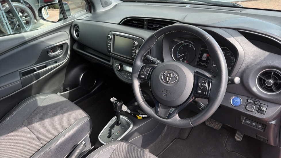 Toyota Yaris 1.5 Hybrid Excel TSS 5dr CVT Hybrid Hatchback - Image 34