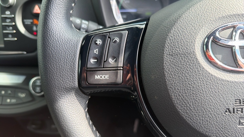 Toyota Yaris 1.5 Hybrid Excel TSS 5dr CVT Hybrid Hatchback - Image 36