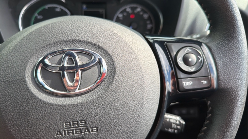 Toyota Yaris 1.5 Hybrid Excel TSS 5dr CVT Hybrid Hatchback - Image 37