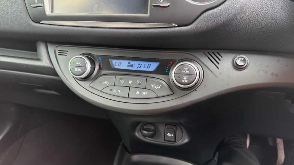 Toyota Yaris 1.5 Hybrid Excel TSS 5dr CVT Hybrid Hatchback - Image 38