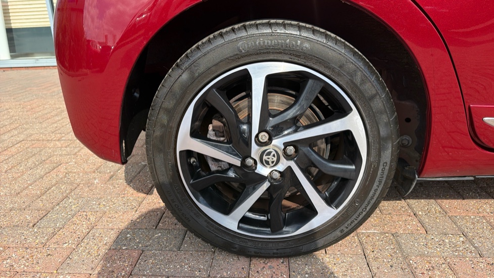 Toyota Yaris 1.5 Hybrid Excel TSS 5dr CVT Hybrid Hatchback - Image 41