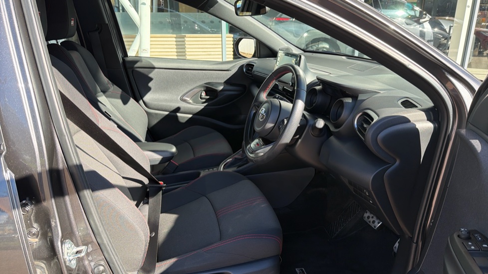Toyota Yaris 1.5 Hybrid GR Sport 5dr CVT Hybrid Hatchback - Image 12
