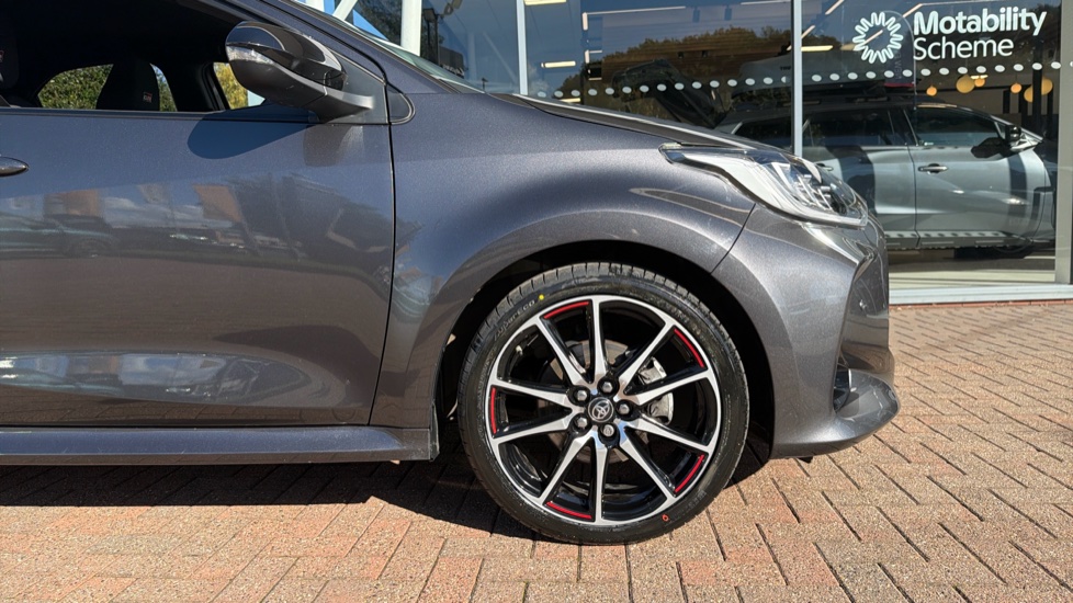 Toyota Yaris 1.5 Hybrid GR Sport 5dr CVT Hybrid Hatchback - Image 25