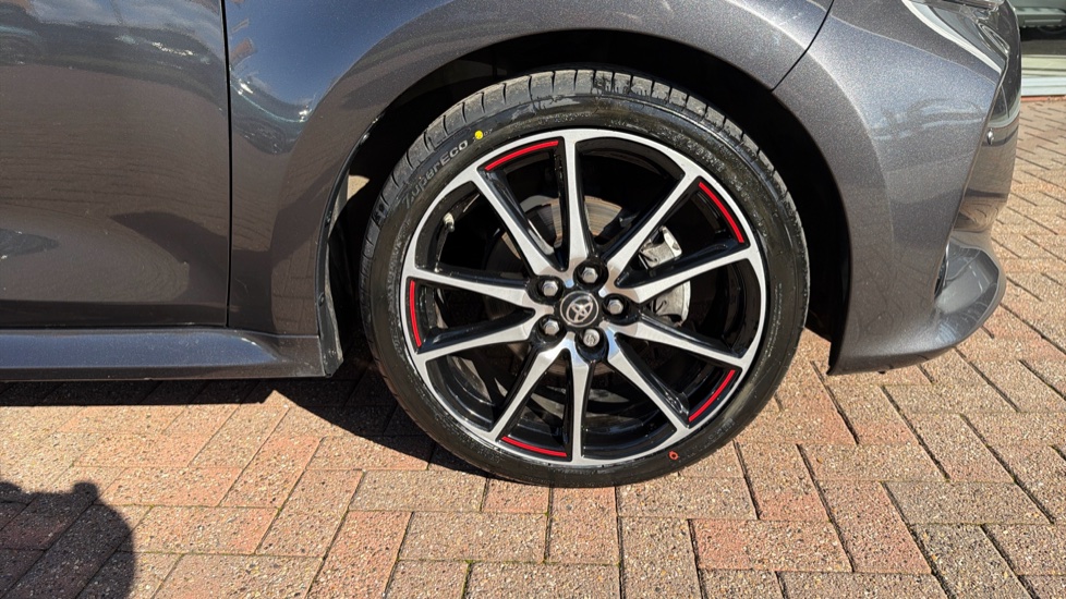 Toyota Yaris 1.5 Hybrid GR Sport 5dr CVT Hybrid Hatchback - Image 40