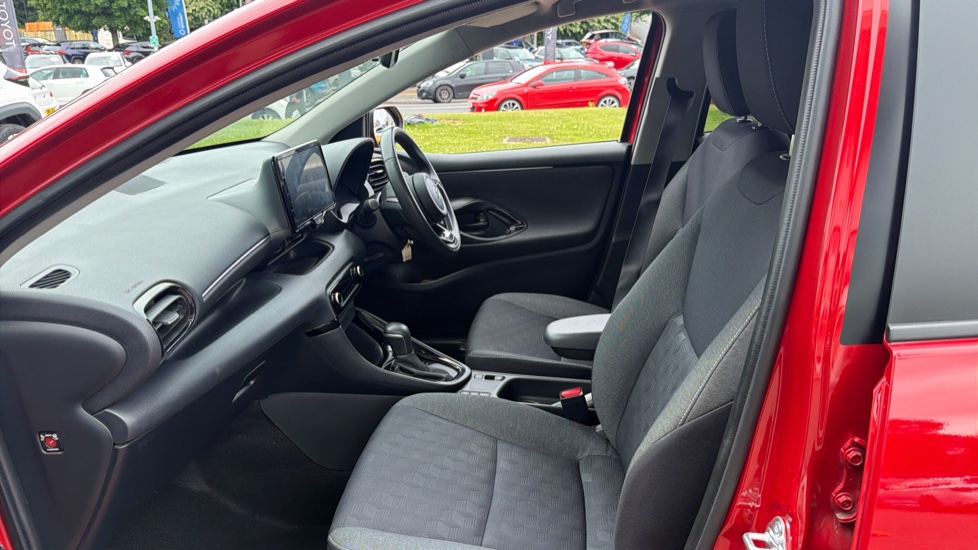 Toyota Yaris 1.5 Hybrid Design 5dr CVT Hybrid Hatchback - Image 5