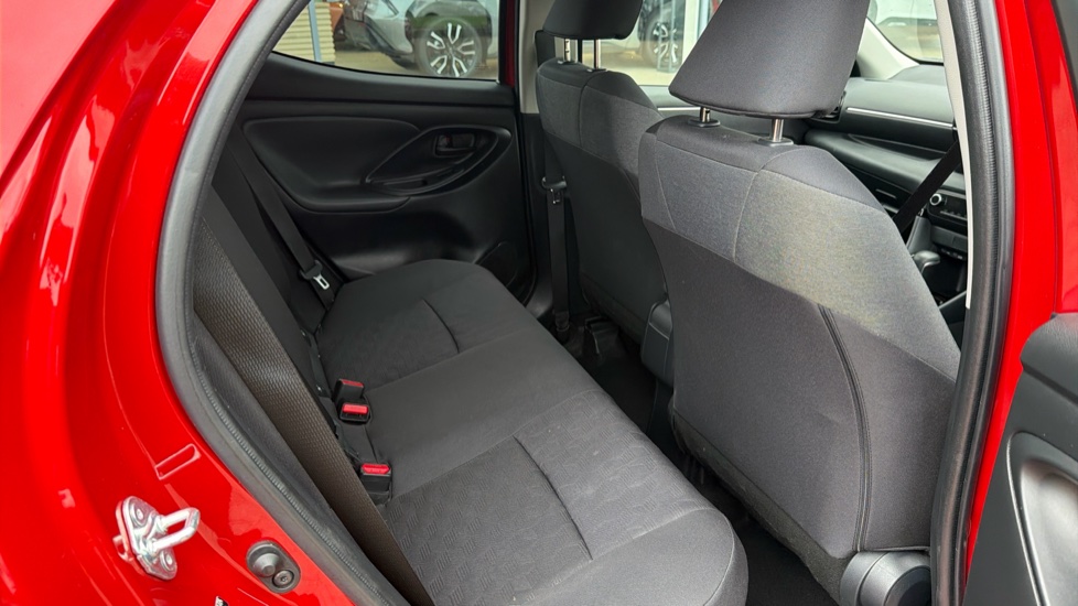 Toyota Yaris 1.5 Hybrid Design 5dr CVT Hybrid Hatchback - Image 8