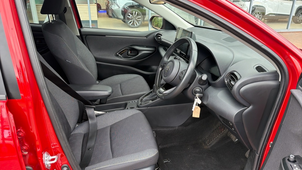 Toyota Yaris 1.5 Hybrid Design 5dr CVT Hybrid Hatchback - Image 12