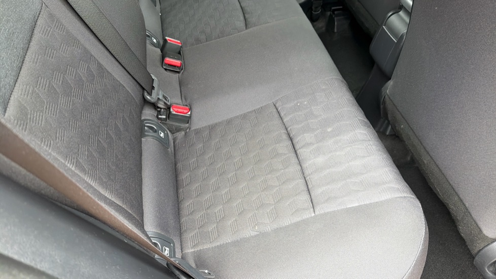 Toyota Yaris 1.5 Hybrid Design 5dr CVT Hybrid Hatchback - Image 17