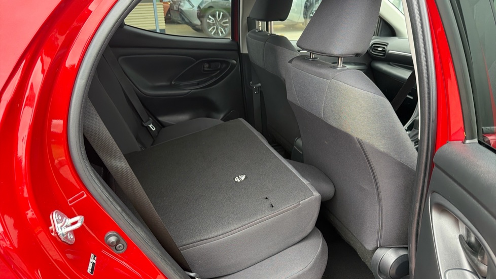 Toyota Yaris 1.5 Hybrid Design 5dr CVT Hybrid Hatchback - Image 18