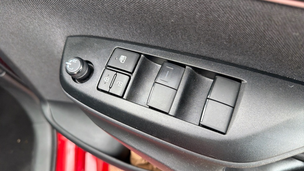 Toyota Yaris 1.5 Hybrid Design 5dr CVT Hybrid Hatchback - Image 35