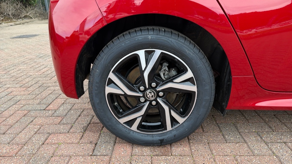 Toyota Yaris 1.5 Hybrid Design 5dr CVT Hybrid Hatchback - Image 41