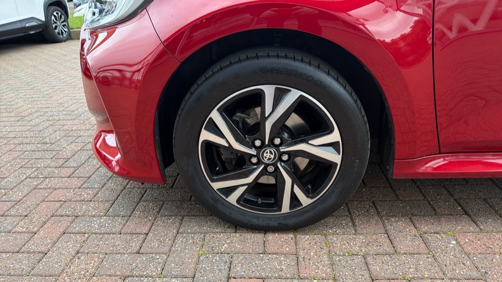 Toyota Yaris 1.5 Hybrid Design 5dr CVT Hybrid Hatchback - Image 42