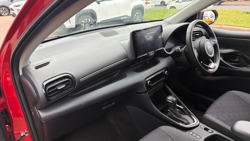 Toyota Yaris 1.5 Hybrid Design 5dr CVT Hybrid Hatchback - Image 44